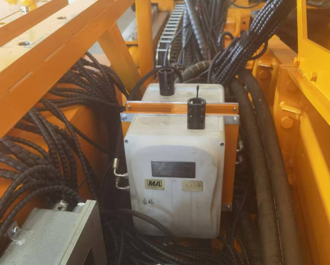 提升煤礦設(shè)備管理效率:石家莊煤機(jī)掘進(jìn)機(jī)齒輪系統(tǒng)在線油液監(jiān)測應(yīng)用