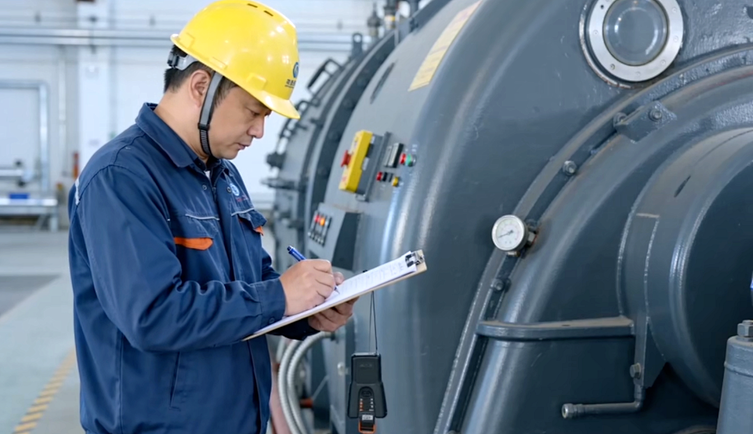 油液在線監(jiān)測系統(tǒng)如何賦能電廠超臨界汽輪機(jī)實現(xiàn)智能運(yùn)維與低碳降本